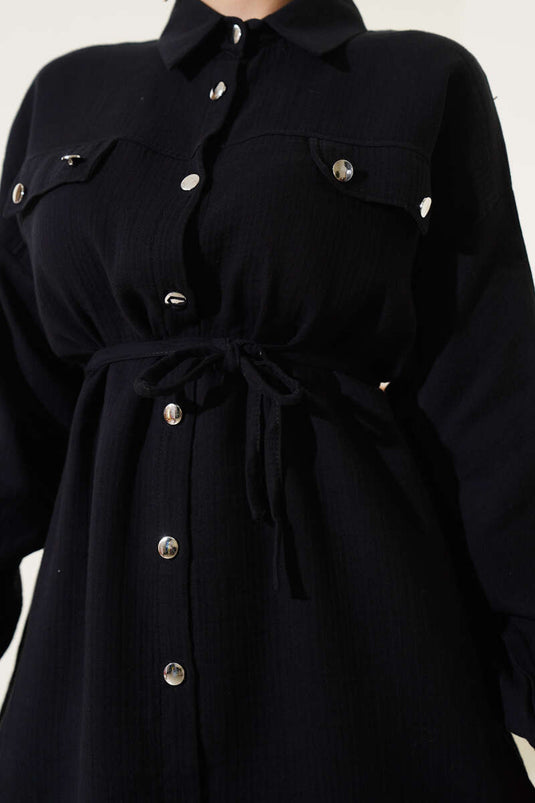 Completo due pezzi in mussola con bottoni in metallo, nero