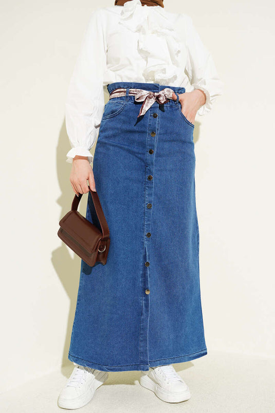 Jupe en jean bleue avec ceinture et boutons métalliques