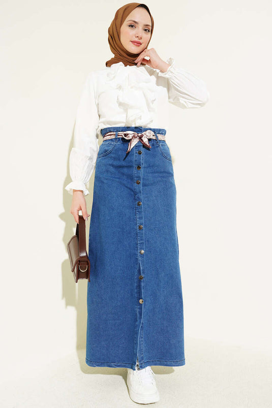 Jupe en jean bleue avec ceinture et boutons métalliques