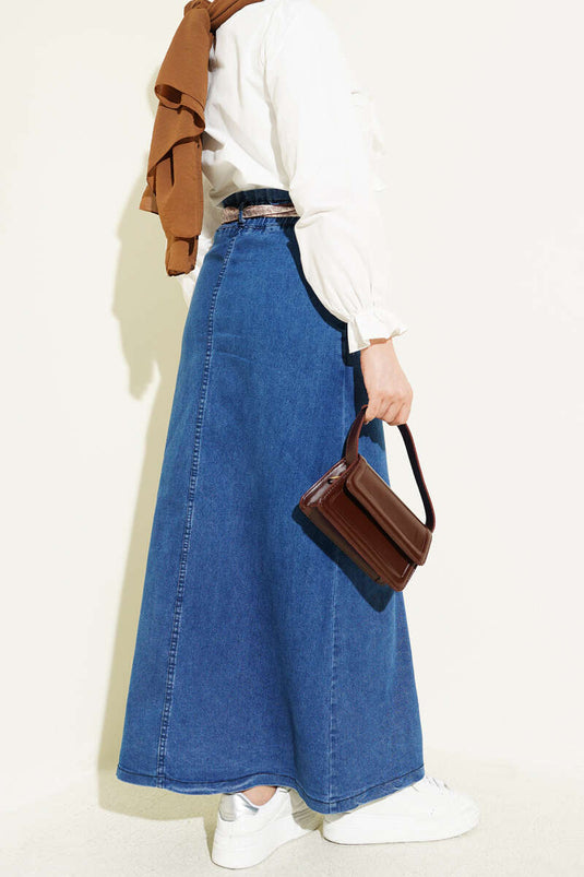 Jupe en jean bleue avec ceinture et boutons métalliques