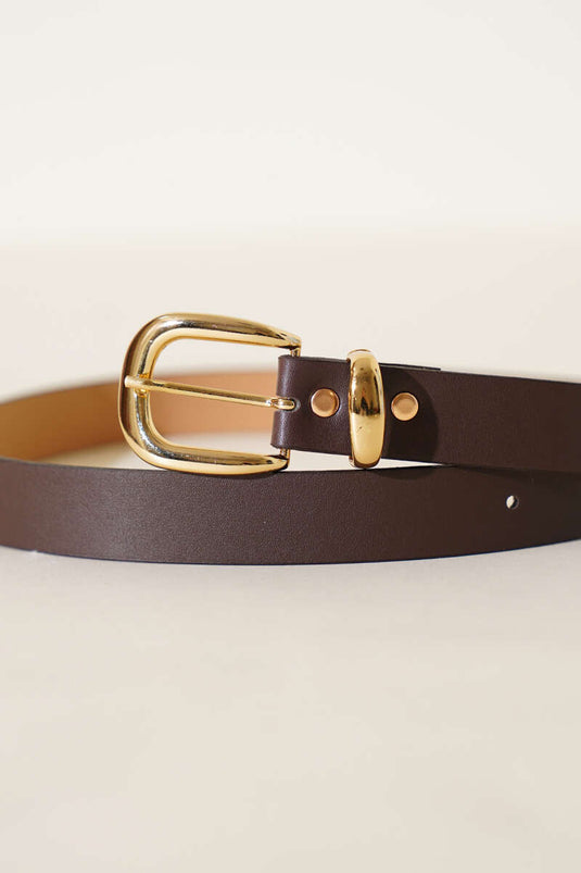 Pont métallique détaillé, ceinture marron