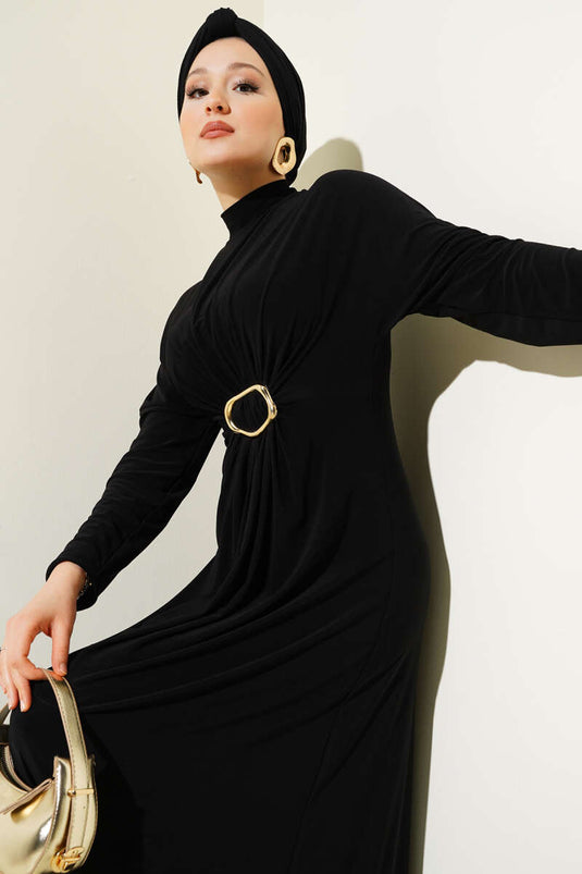 Metal Tokalı Büzgülü Elbise Siyah