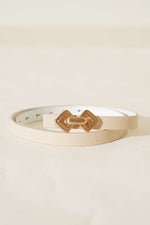 Ceinture Fine Beige Avec Boucle Chaîne Métallique