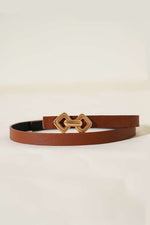 Ceinture fine à boucle chaîne en métal beige