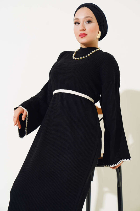 Black Knit Dress with Mussel Stitching
