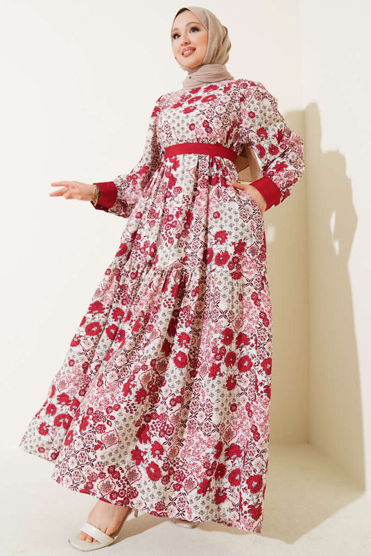 فستان قصير منقوش بالزهور باللون العنابي