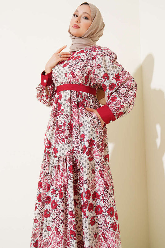 فستان قصير منقوش بالزهور باللون العنابي