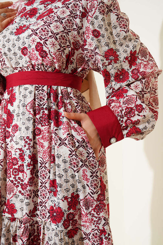 فستان قصير منقوش بالزهور باللون العنابي