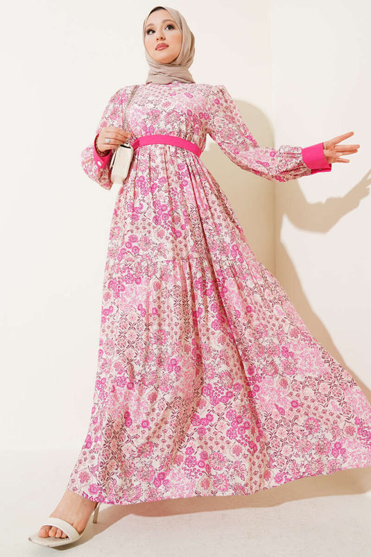 فستان قصير بطبعة زهور وردية