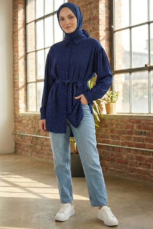 Chemise ceinturée mini avec détails en pierre, bleu marine