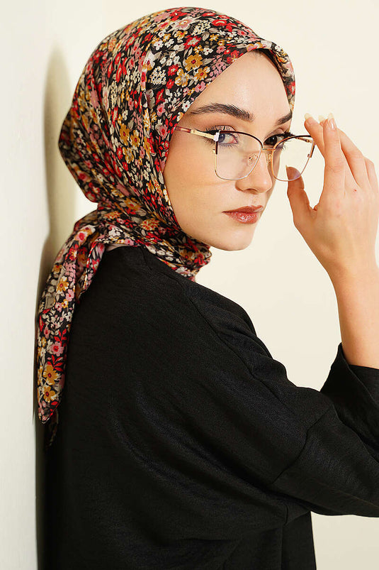 وشاح مزخرف بنقشة زهور صغيرة باللونين الأسود والوردي