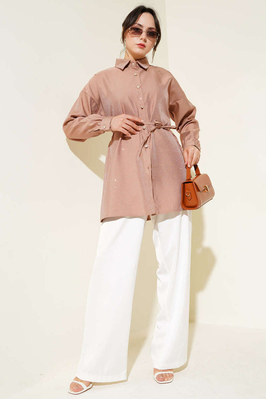 Kamelhemd mit kleinen Steinverzierungen