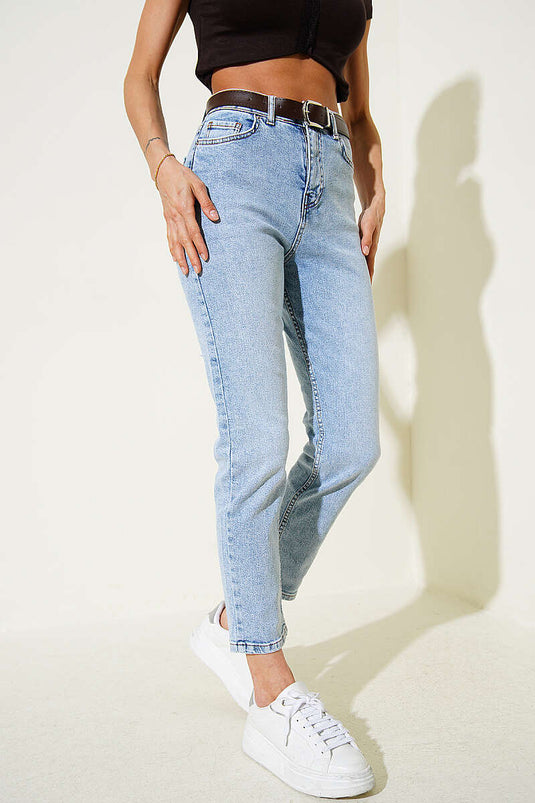 Pantalon en jean clair avec ceinture pour maman