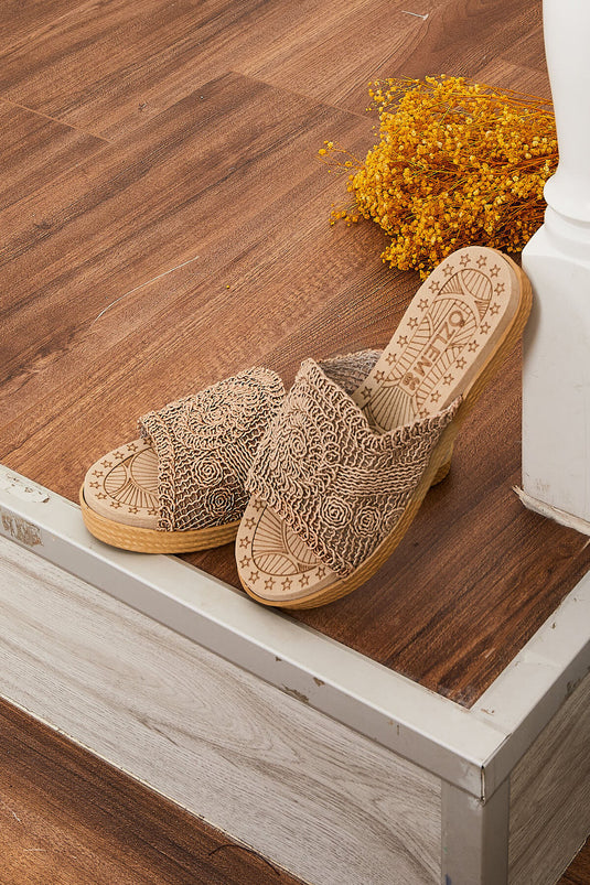 Chaussons en paille à motifs détaillés en vison