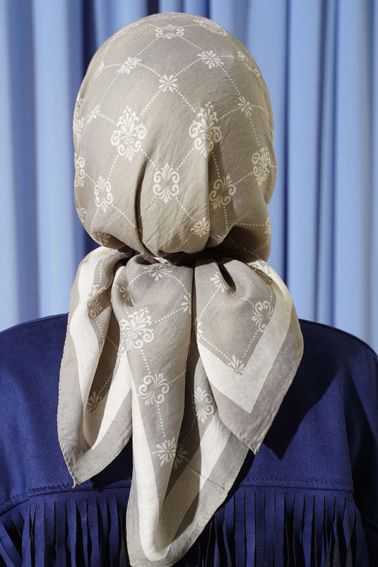 Gemusterter Modal-Schal mit Steinen