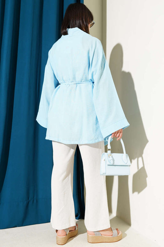 Kimono de muselina con lazo en la cintura azul