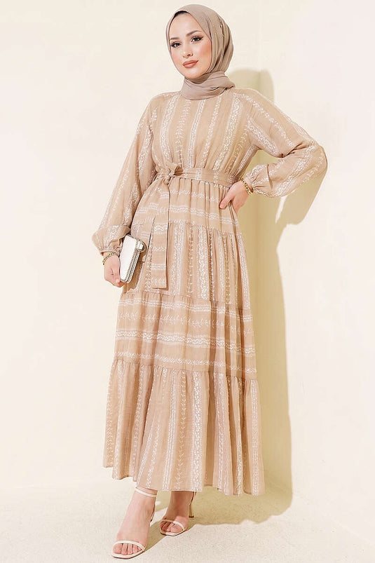 Robe à lacets avec détails brodés couleur vison