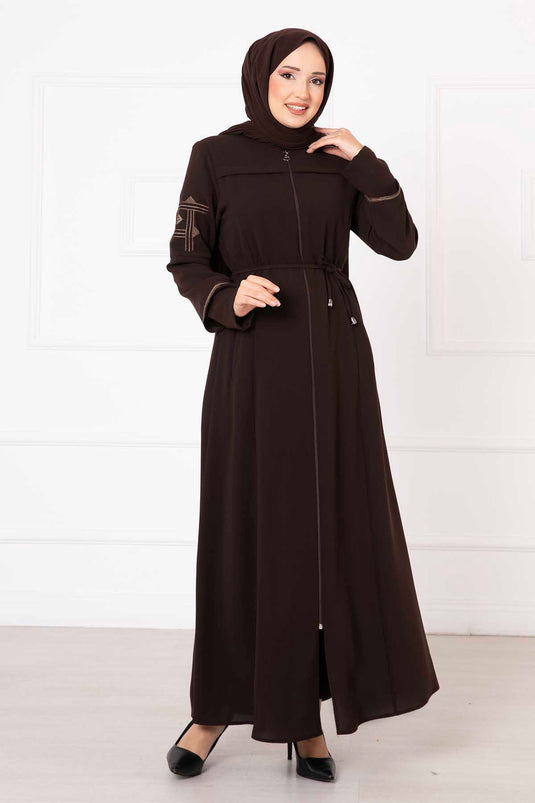 Abaya marrón con detalle de panal bordado