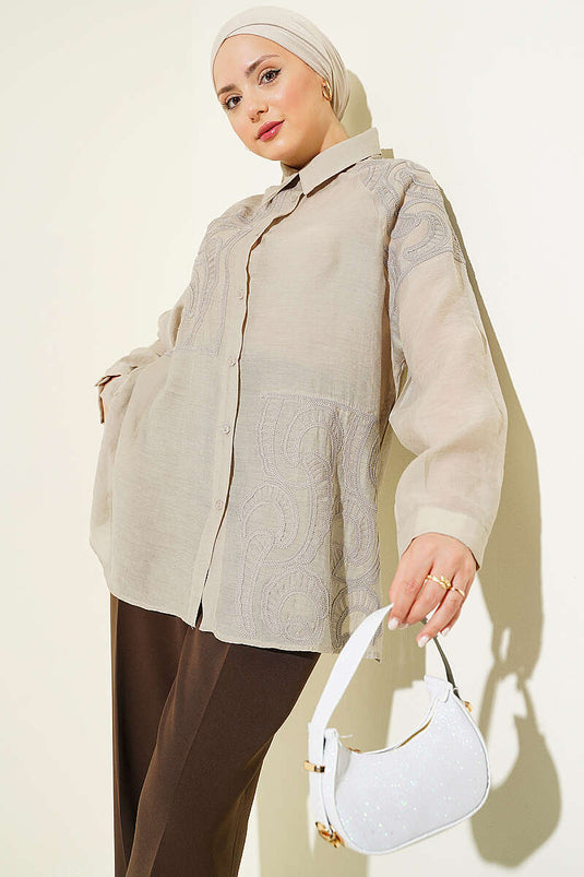 Chemise détaillée avec broderie pierre