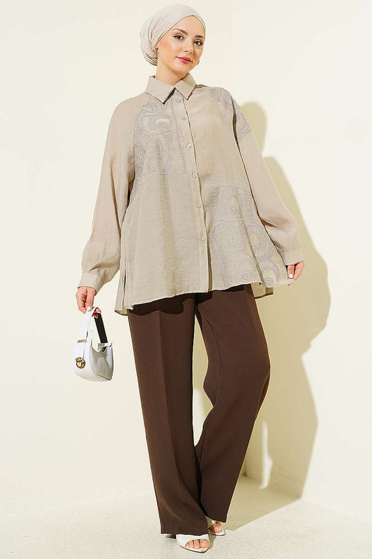 Chemise détaillée avec broderie pierre