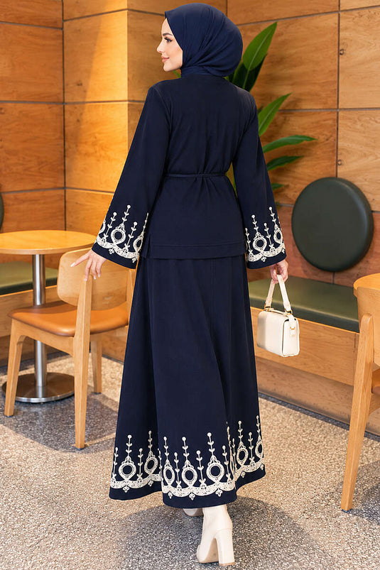 Completo Due Pezzi Con Gonna Ricamata Blu Navy