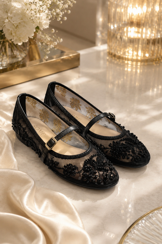 Ballerines noires avec bande brodée de perles