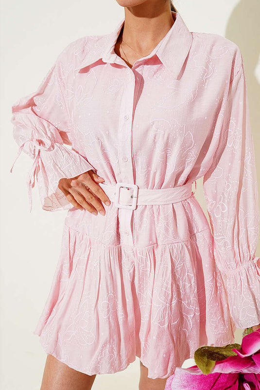 Robe ceinturée brodée rose