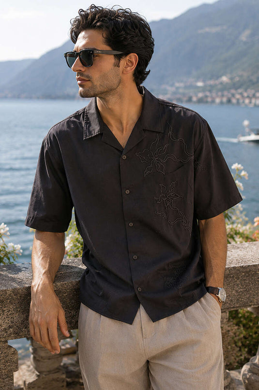 Chemise homme avec broderie au dos, inscription, couleur café