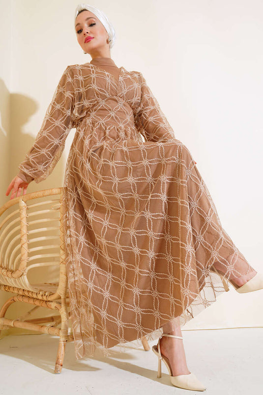 Vestido De Tul Bordado Latte