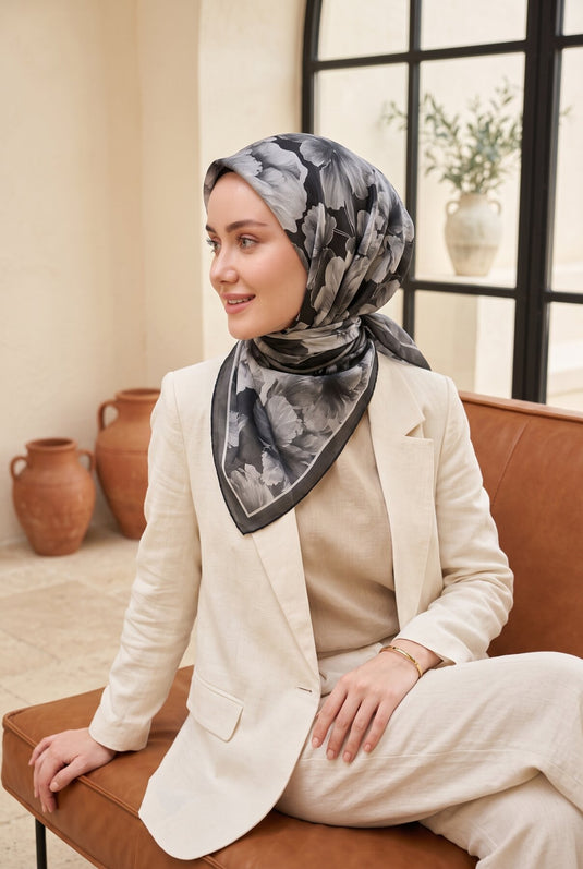 Natural Çiçek Desen Eşarp Serisi Siyah