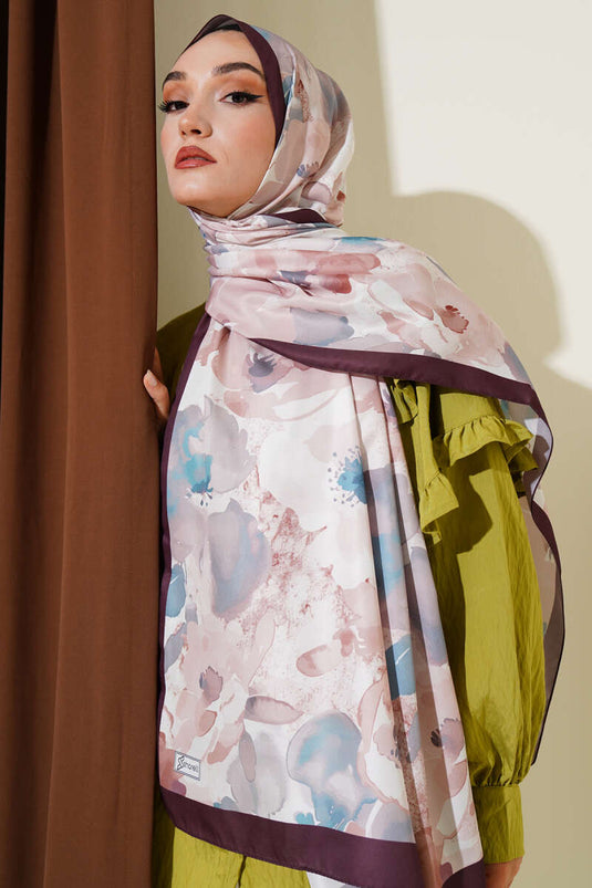 Écharpe en sergé de soie marron foncé de la série Nur