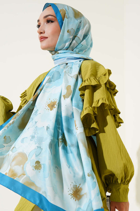 Écharpe en soie sergée bleue de la série Nur