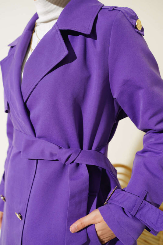 معطف ترنش قصير مع كتاف باللون البنفسجي