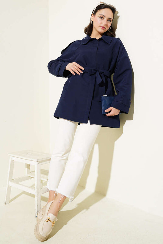 Jacke mit Schulterklappen, Gürtel und Steindetail in Marineblau