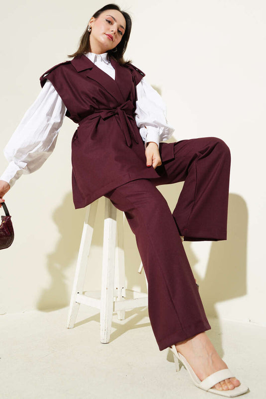 Costume croisé avec épaulettes et gilet ceinturé, rouge bordeaux