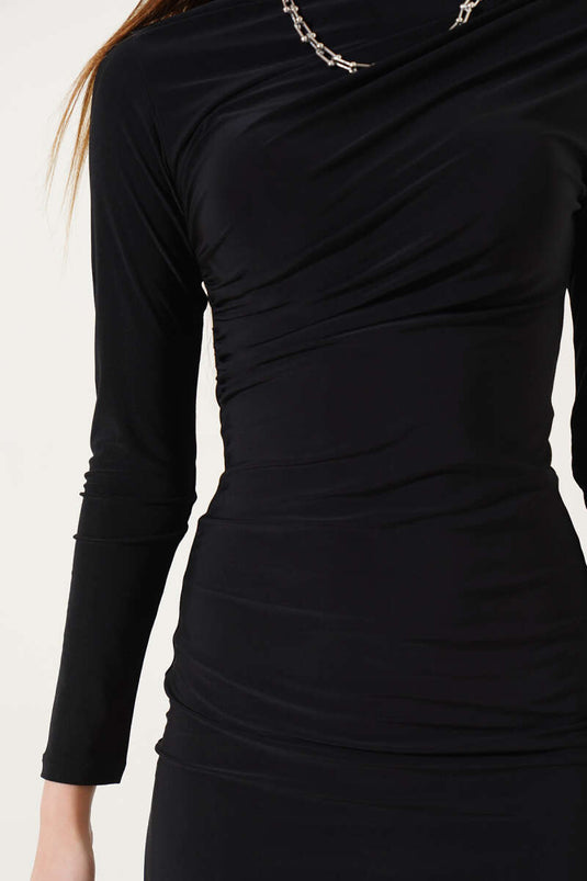 Schwarzes Minikleid mit gerafften Schultern und langen Ärmeln