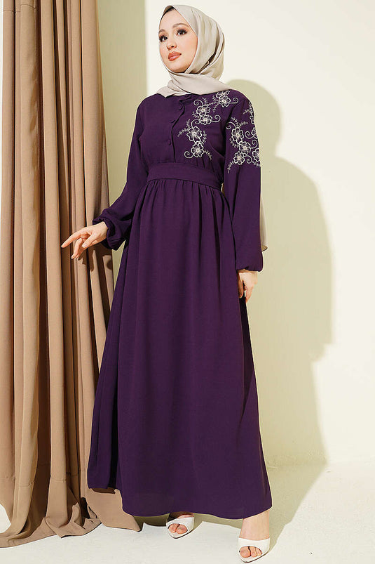 Kleid mit Schulterblumenstickerei und Knöpfen, Lila