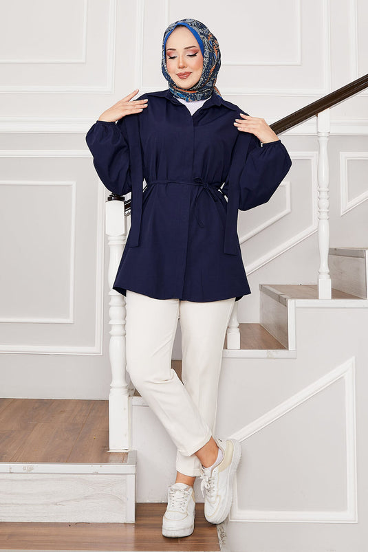 Chemise hijab bleu marine avec détail aux épaules et boutons cachés