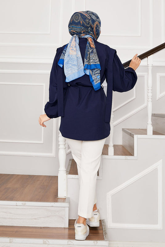 Chemise hijab bleu marine avec détail aux épaules et boutons cachés