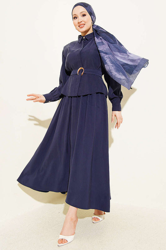 Set van twee stuks met schouderdetails, ceintuur en rok, marineblauw