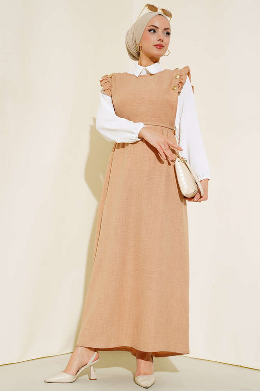 Zweiteiliger Anzug mit Schulterrüschen in Beige