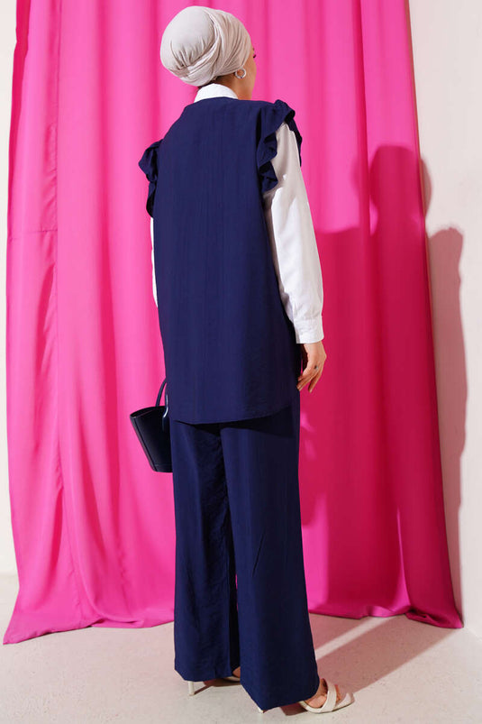 Ensemble trois pièces avec pull à volants aux épaules, bleu marine