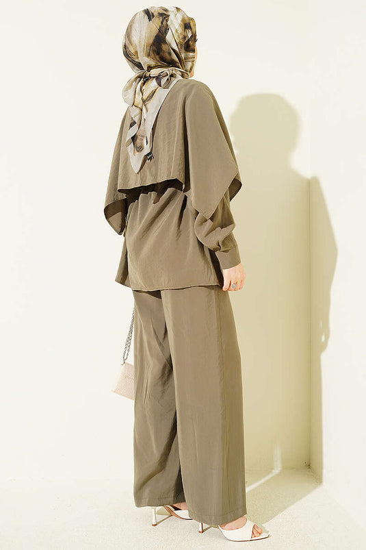 Ensemble modal kaki avec cape épaule et ceinture à cordon