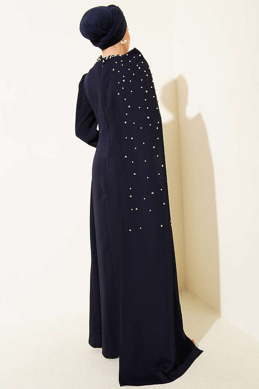 Robe de soirée bleu marine avec cape à perles et épaulettes