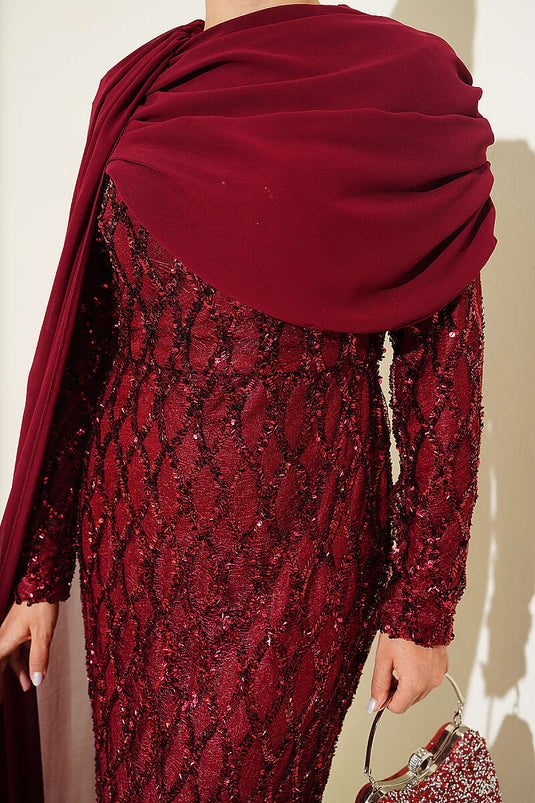 Vestido De Fiesta Burdeos Con Capa En El Hombro Y Lentejuelas