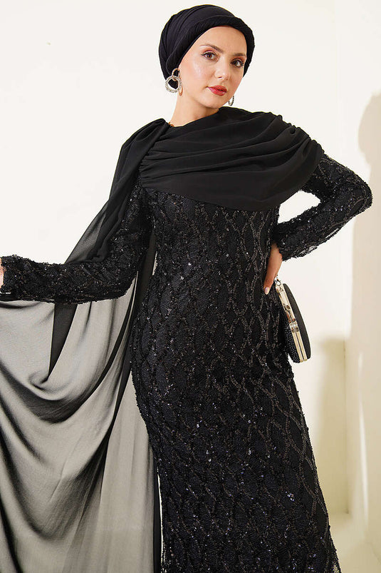 Abito Da Sera Nero Con Mantella Sulle Spalle E Dettagli Di Paillettes