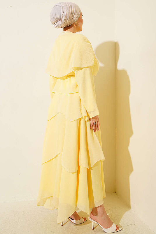 Ensemble deux pièces jupe avec détail châle épaule jaune