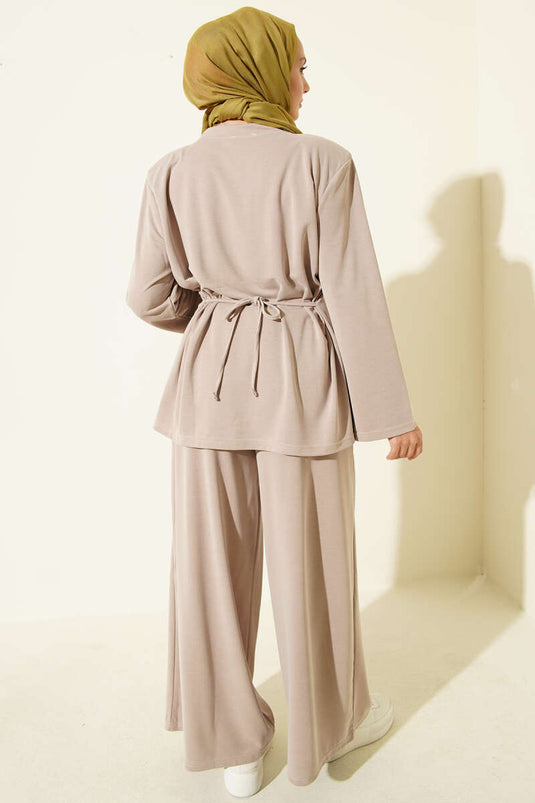 Ensemble Deux Pièces Tencel Beige À Épaules Paddées Et Ceinture
