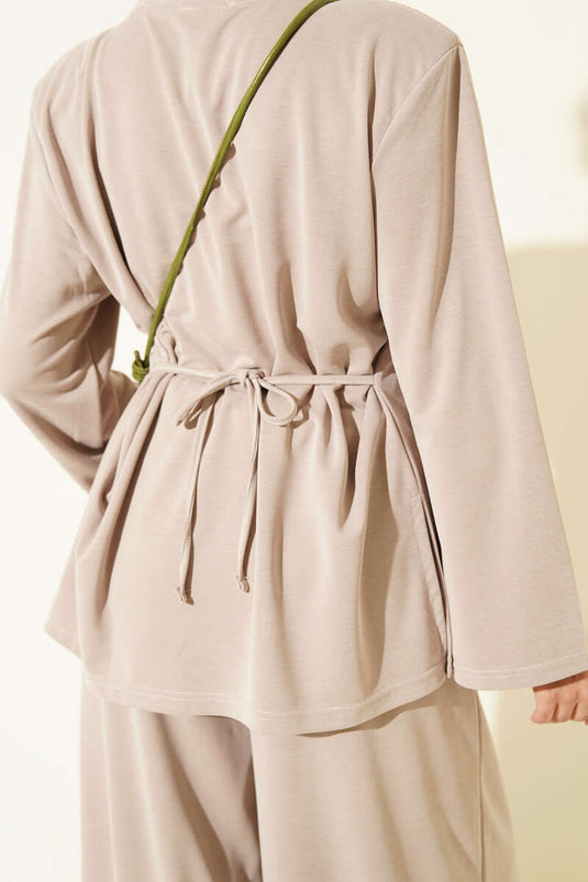 Ensemble Deux Pièces Tencel Beige À Épaules Paddées Et Ceinture