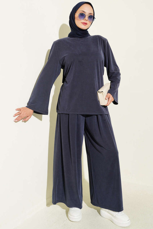 Ensemble Deux Pièces Bleu Marine Avec Épaules Rembourrées Et Ceinture